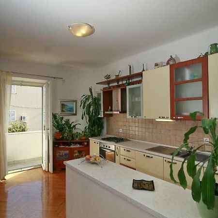 Spacious Apartment In The Center Split Kültér fotó