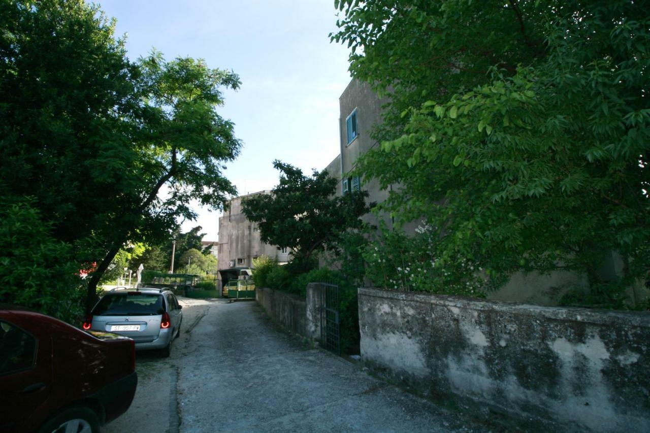 Spacious Apartment In The Center Split Kültér fotó
