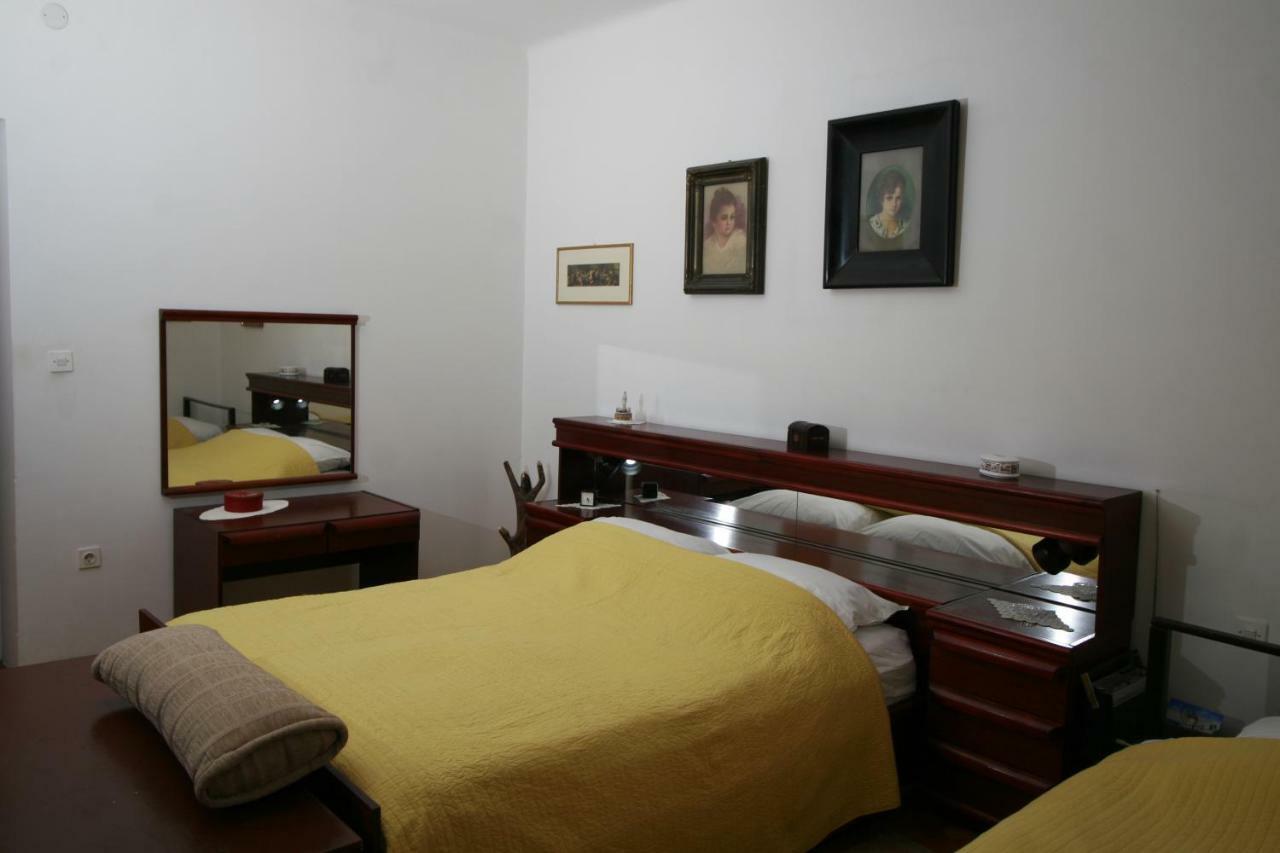 Spacious Apartment In The Center Split Kültér fotó