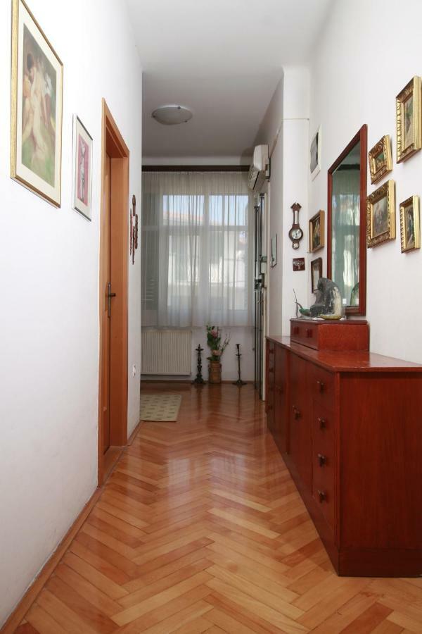 Spacious Apartment In The Center Split Kültér fotó