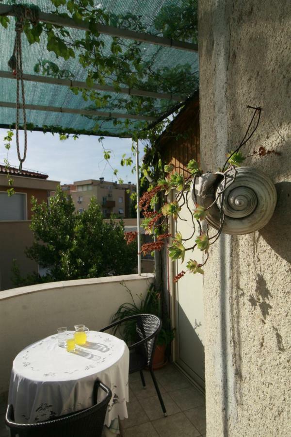 Spacious Apartment In The Center Split Kültér fotó