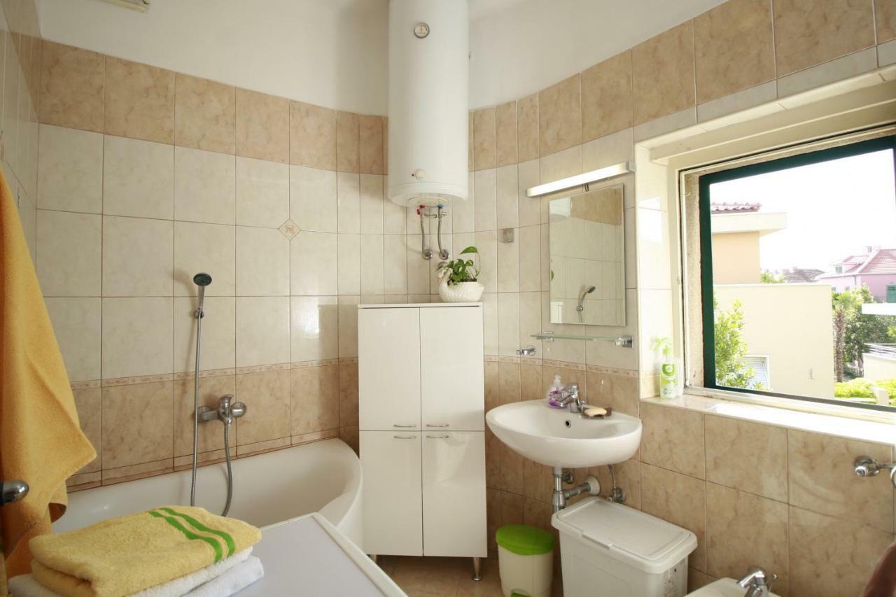 Spacious Apartment In The Center Split Kültér fotó