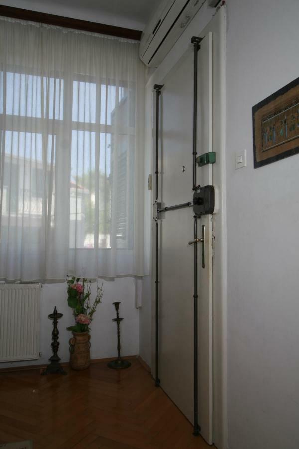 Spacious Apartment In The Center Split Kültér fotó